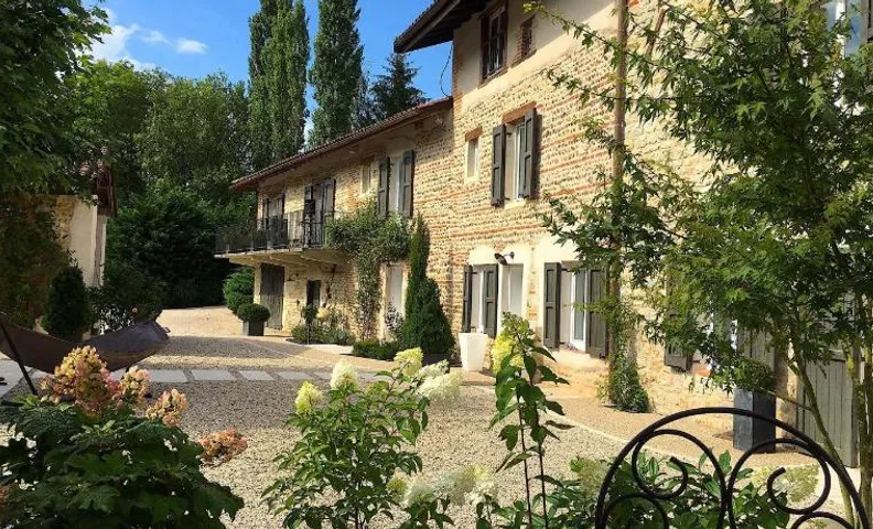 Chambres d'Hôtes avec piscine à 10 min de Bourg en Bresse - Ain - LE MOULIN DE LONGCHAMP