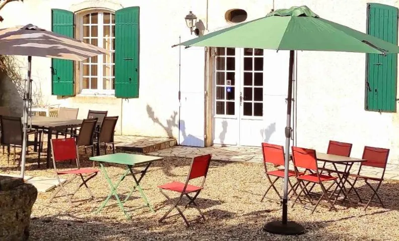 Logis de Chenac - Chambres et table d'hôtes