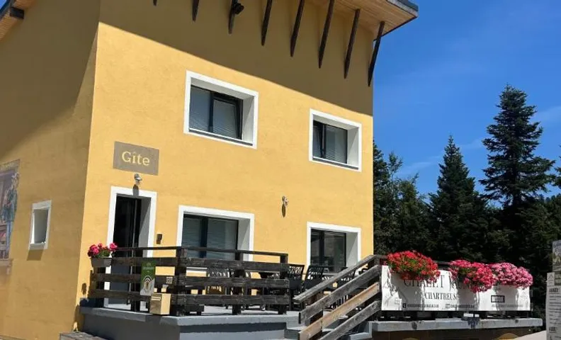 Chalet Jaune CHAMECHAUDE