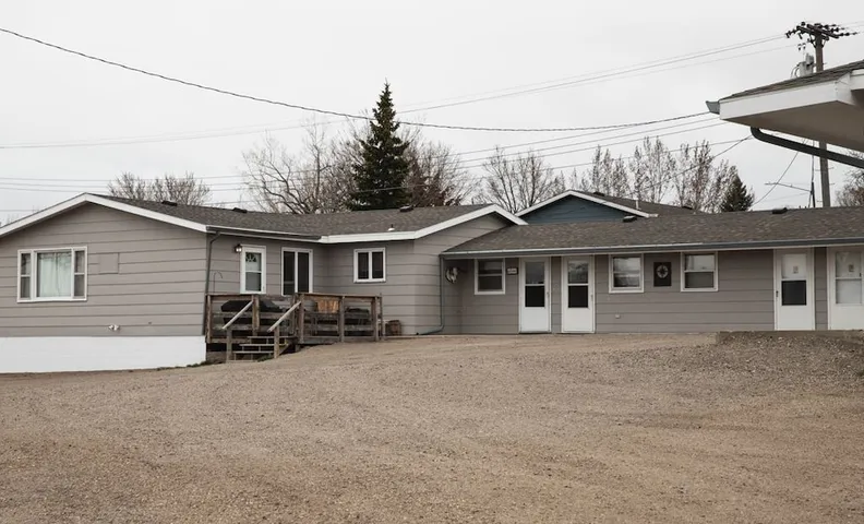 East Side Motel & Cabins