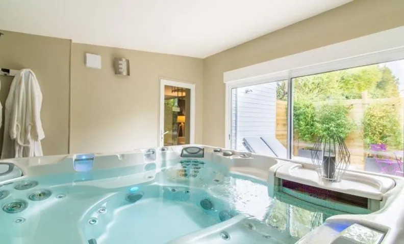 Magnifique Suite avec Jacuzzi privatif