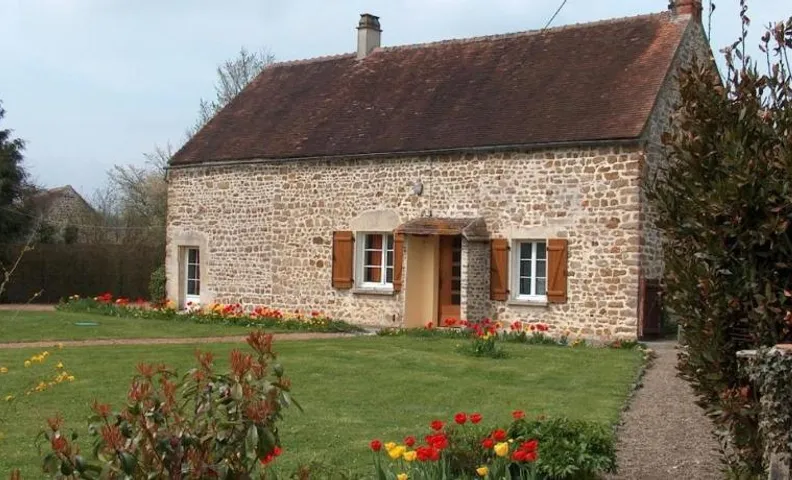 Charmante maison XVIIe siècle avec jardin en Normandie - FR-1-497-32