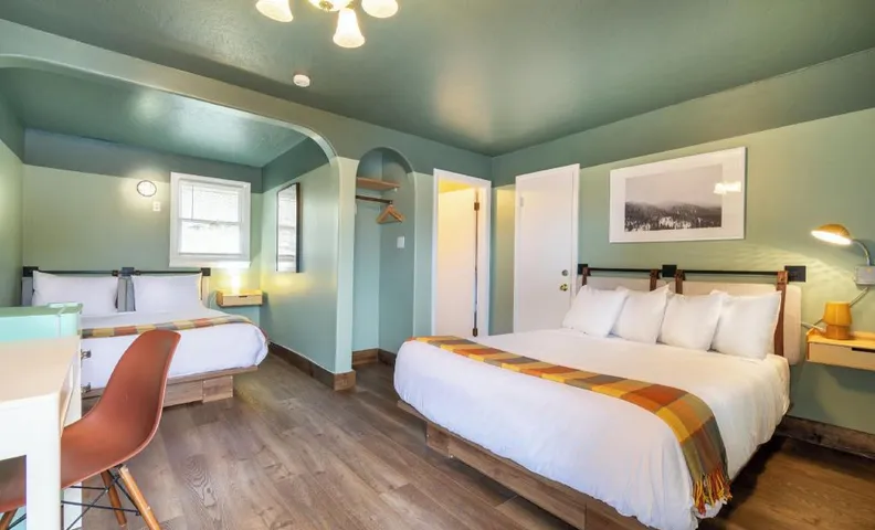 Dew Duck Inn
