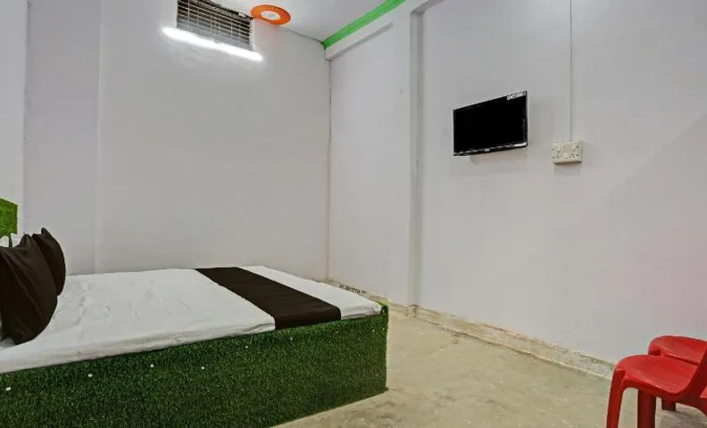 Hotel O Jai Bhole Guest House And Rooms