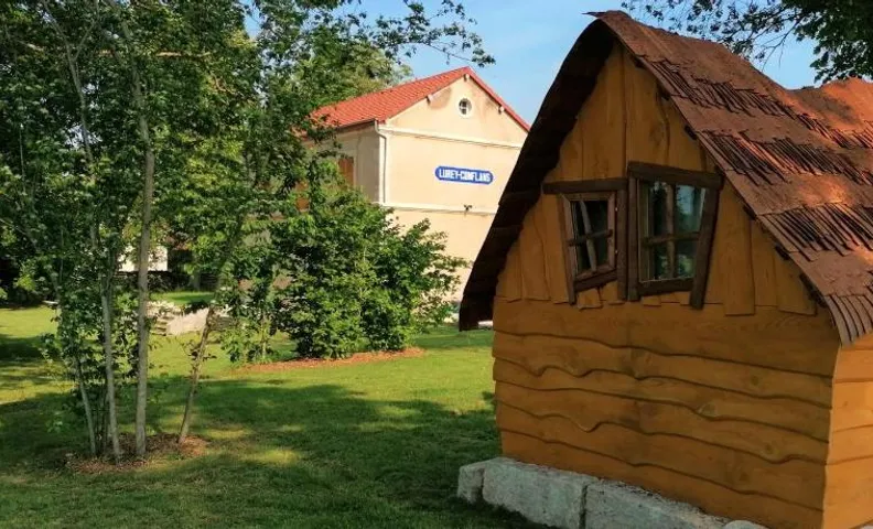La Gare de Lurey Conflans gîte et hébergements insolites en Champagne