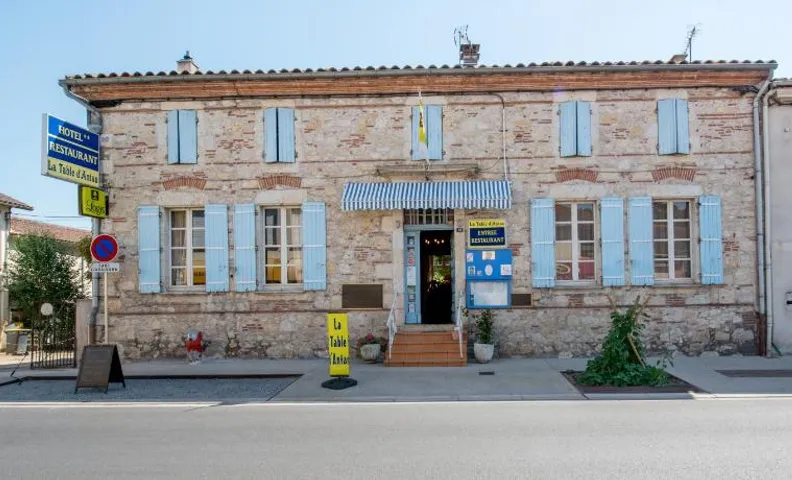 Logis Hotels - La Table d'Antan - Hotel 2 etoiles et Restaurant
