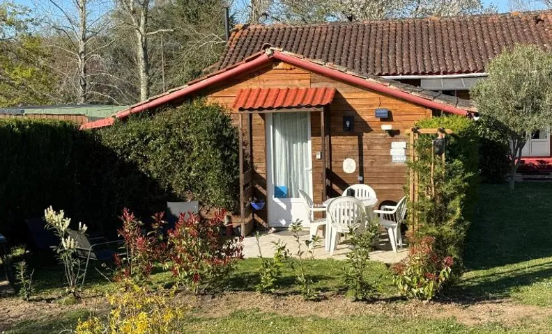 Chalet de campagne en Dordogne avec piscine