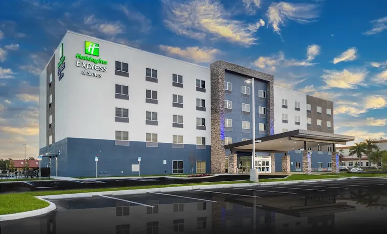 홀리데이 인 익스프레스 & 스위트 포트 마이어스 공항 바이 IHG