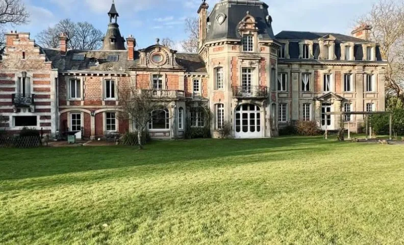 Le château de Bertreville Saint Ouen entre mer et campagne