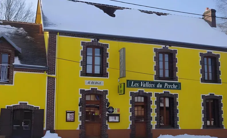 LOGIS-Hotel Restaurant Auberge Les Vallees Du Perche