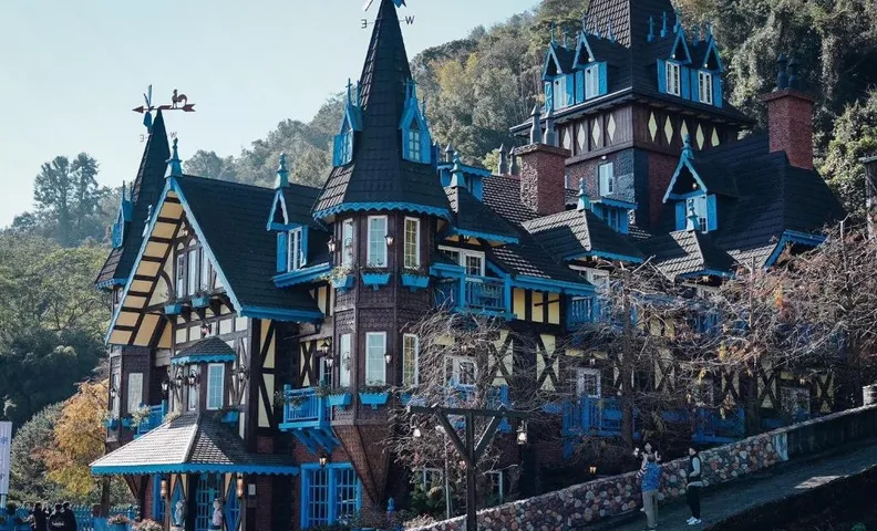 Blue Castle Juno Maison