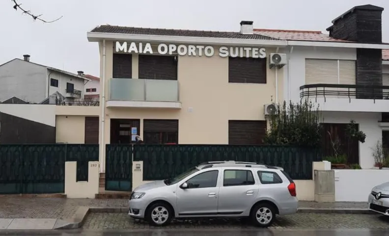 Maia Oporto Suites