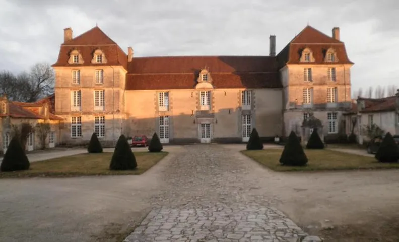 Chambres d'Hotes et Gites du Chateau de Clauzuroux