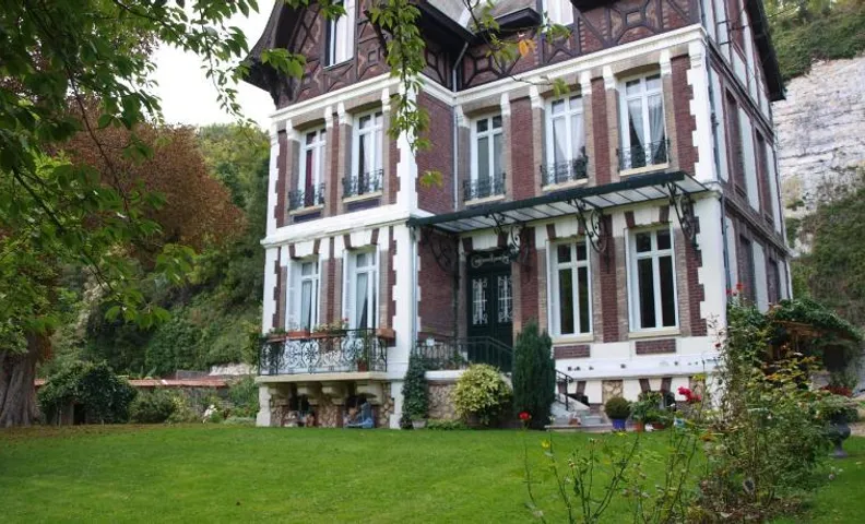 LA VILLA DES ROCHES