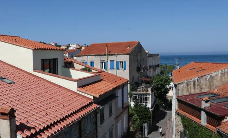 LA CASA DINA