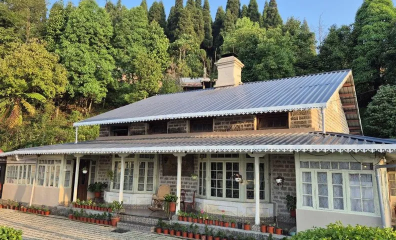 Rose Villa British Colonial Heritage Bungalow Takdah