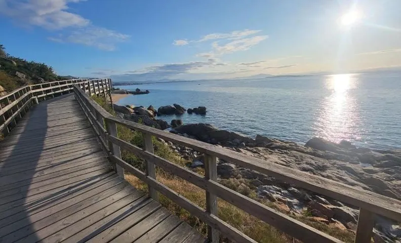 Casa con Vistas al Mar en Ribeira - Playa 5 min, Porche, Parking Privado