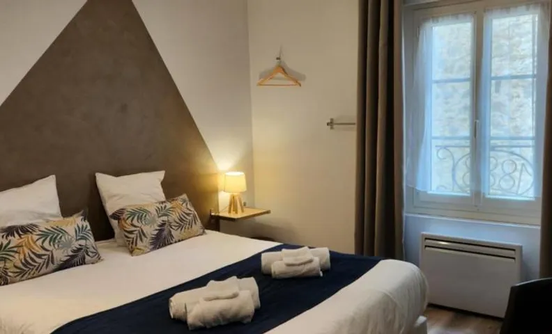 Chambres privées à Hautvillers, berceau du champagne avec salle de bain et toilettes incluses