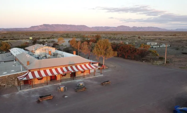 Prairie Hotel & Outback Lodge