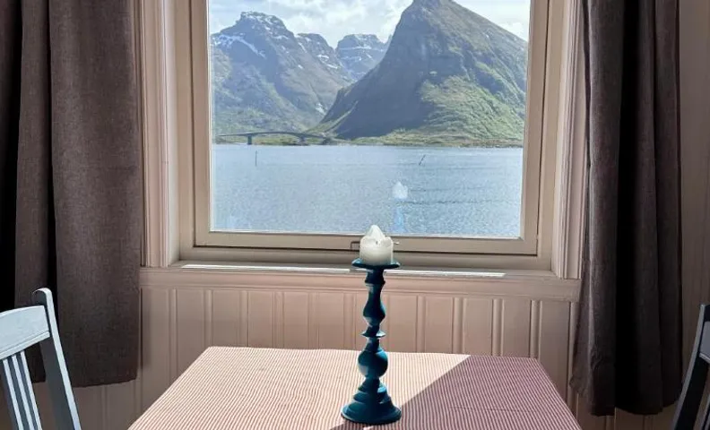 Lydersen Rorbuer Budget Hostel & Private Apartments
