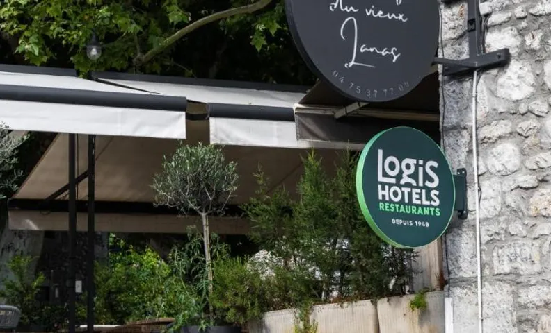 Auberge du Vieux Lanas Logis Hotel Restaurant