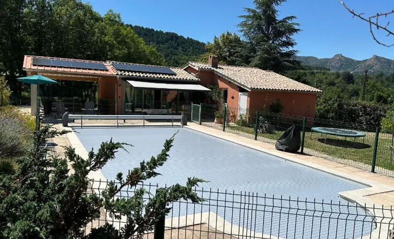 Maison indépendante avec piscine