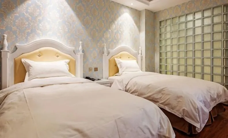 Xinwei Business Hotel