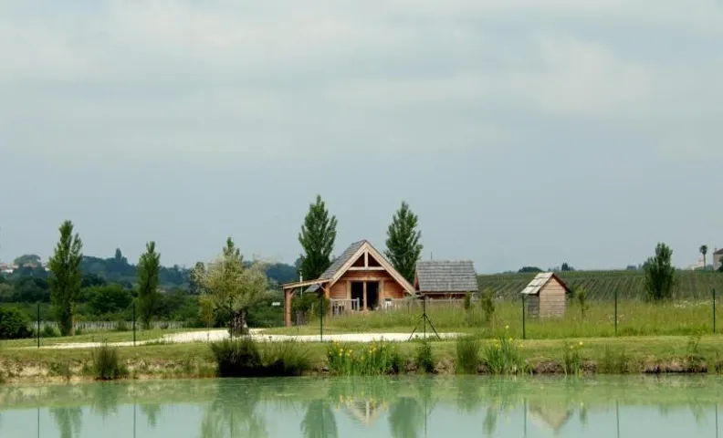 Shanti Lac Cabanes gîtes insolites et espace bien-être Bordeaux