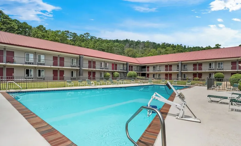 레드 루프 인 핫 스프링스