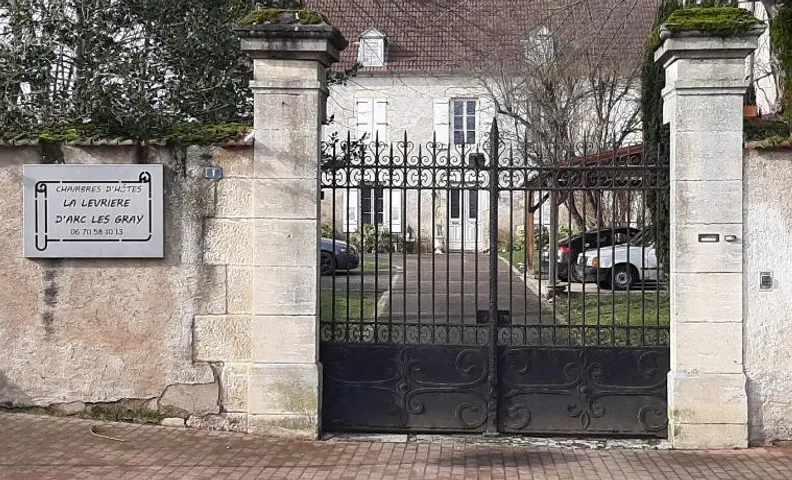 La Levriere d'Arc les Gray Chambre D'hotes