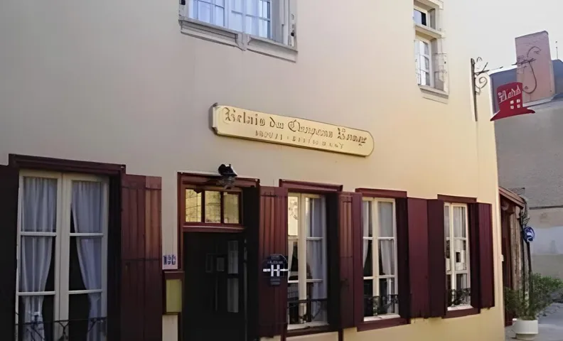 Logis Le Relais du Chapeau Rouge