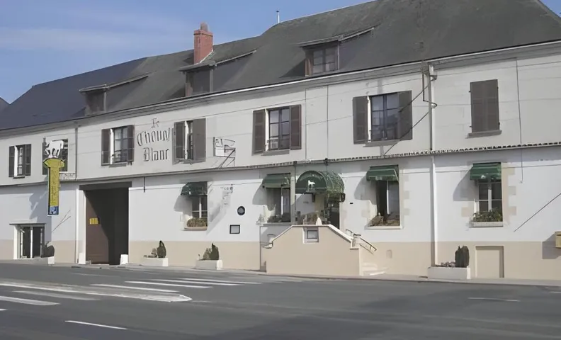 Logis Hostellerie Du Cheval Blanc