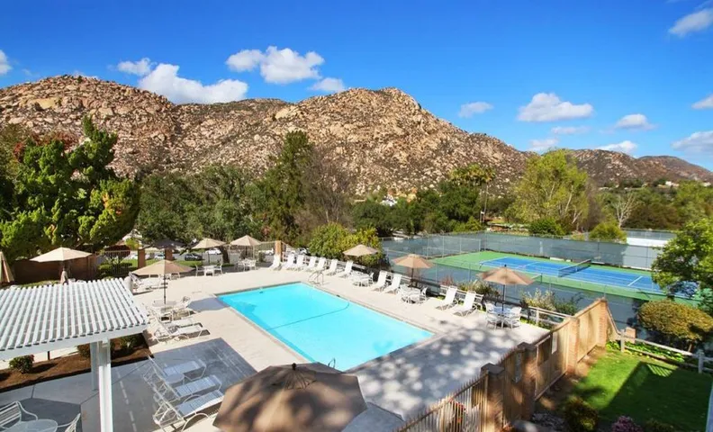Riviera Oaks Resort
