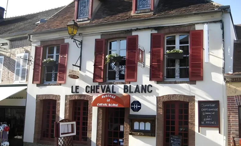 Logis Hotel Restaurant Le Cheval Blanc