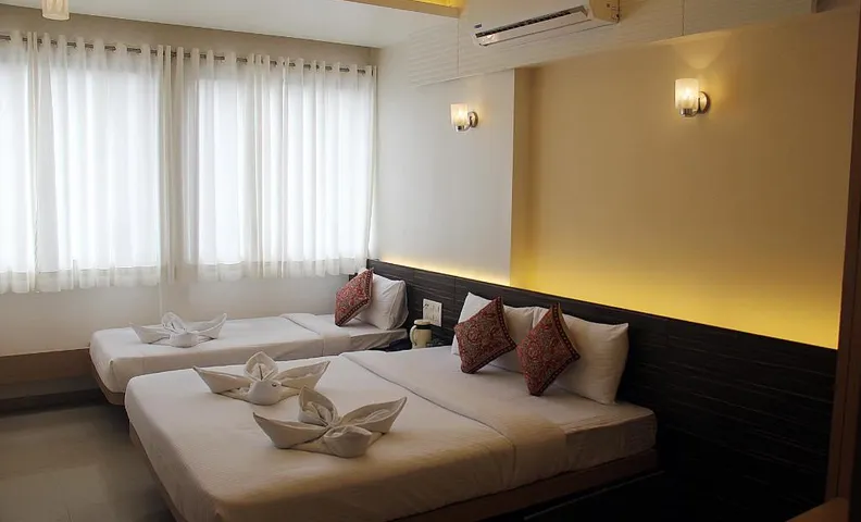 Hotel Saiprasad Executive, Solapur (Pure Veg Hotel)