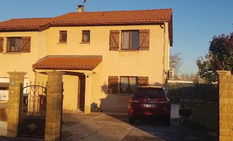 Grande maison à Vaulx en Velin Carré de Soie