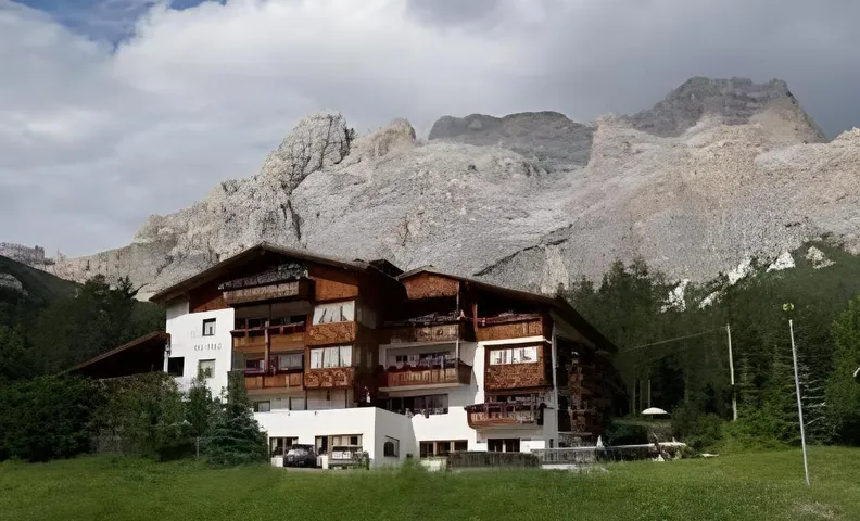 Hotel Ciasa Ai Pini