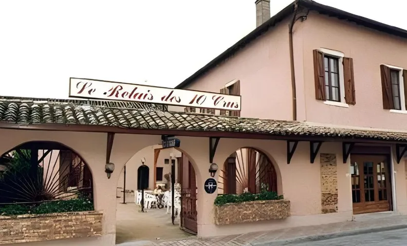 Le Relais Des Dix Crus - Logis Hotel