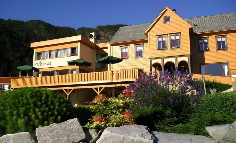 Lavik Fjord Hotel & Apartments