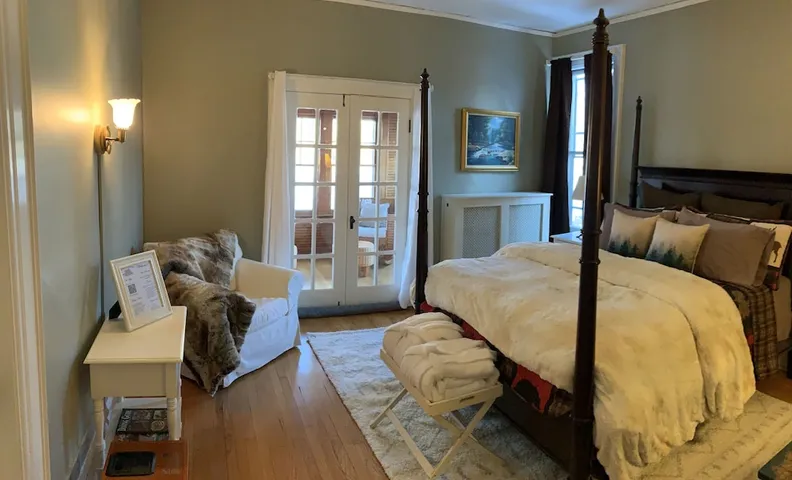 Franklin Manor Bed & Breakfast