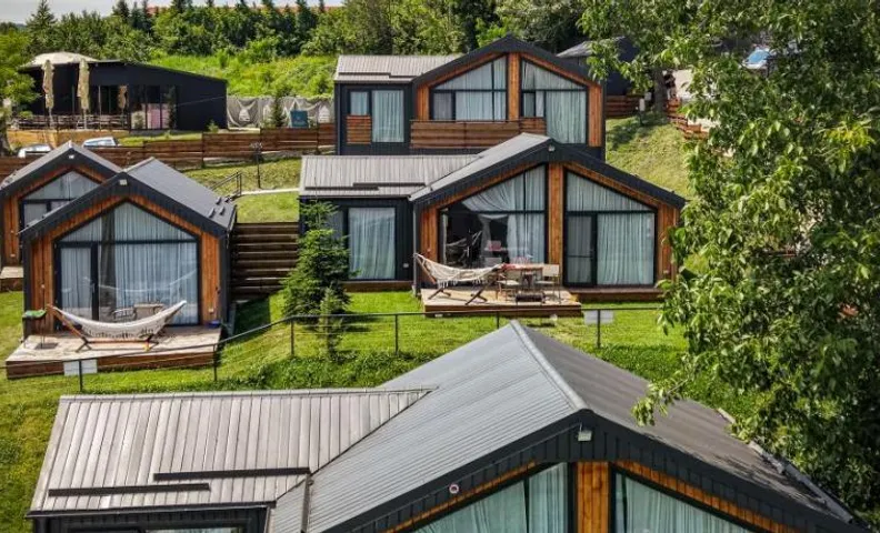 Moon Village Comarnic