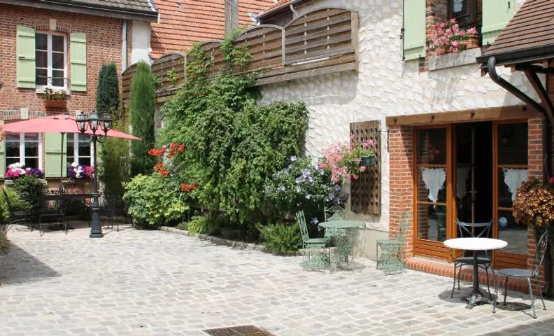 chambres d'hotes : La cour d'Etrepy