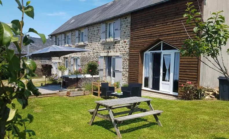 La Bastide Du Bonheur Chambres et Tables D'Hôtes