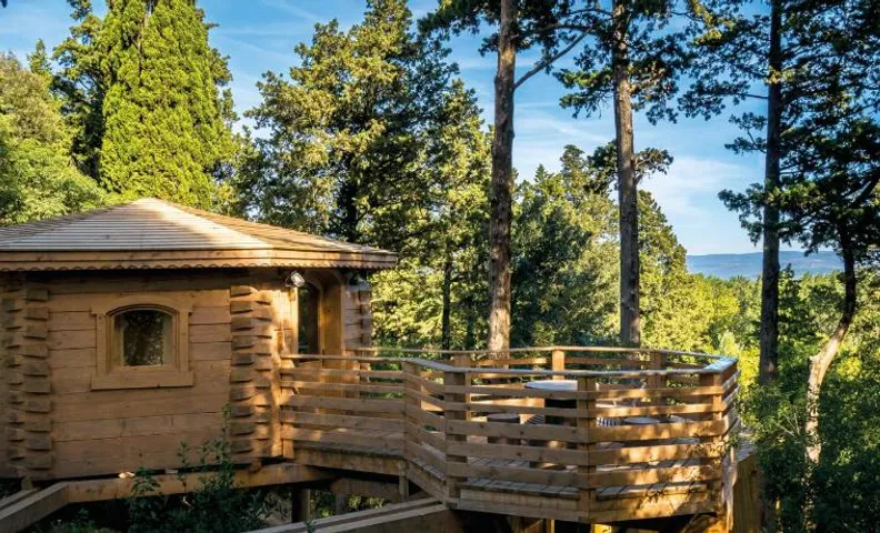 Les Cabanes Dans Les Bois Logis Hotel