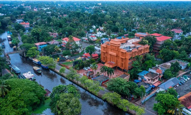 Haveli Backwater Resort