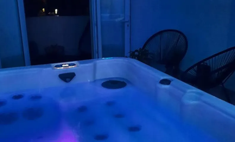 Maison avec jacuzzi
