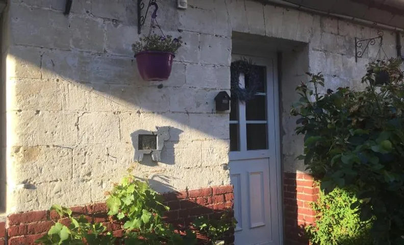LA GRENOUILLERE- Gîte 9 personnes, 3 chambres, 3 sdb, 3 toilettes, idéal pour séjour court ou étape