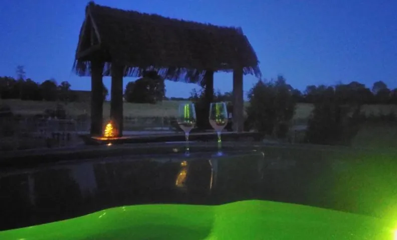 Soirée romantique avec Bain Nordique sur Domaine Equestre, Studio Tout Confort
