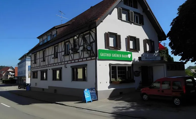 Gruner Baum