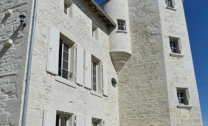 Logis de Pierre Levée